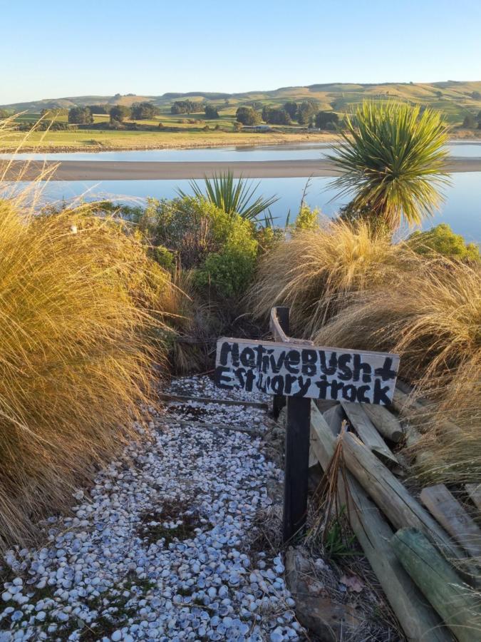 Catlins Lake Sanctuary Owaka Exteriör bild